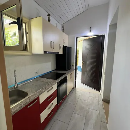 Mateo Villa Vlore-3